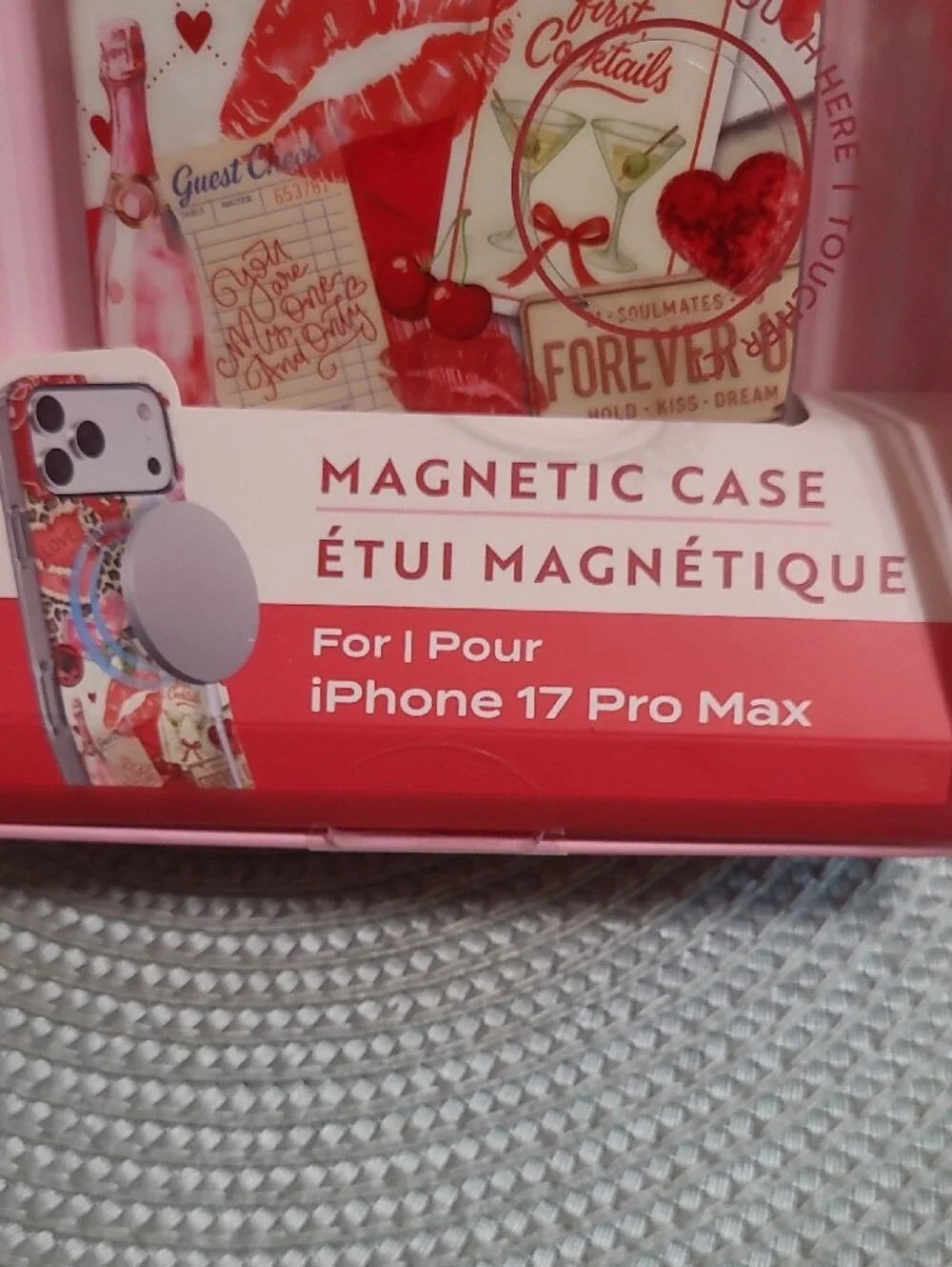 Isla Rae Magnetic Love Pattern Case for iPhone 17 Pro Max